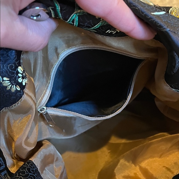 Elegant Floral Women's Bag in Black and Gold - Picture 4 of 7